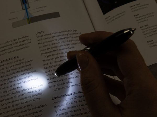 Ручка-спиннер Flipen с фонариком — изображение 6