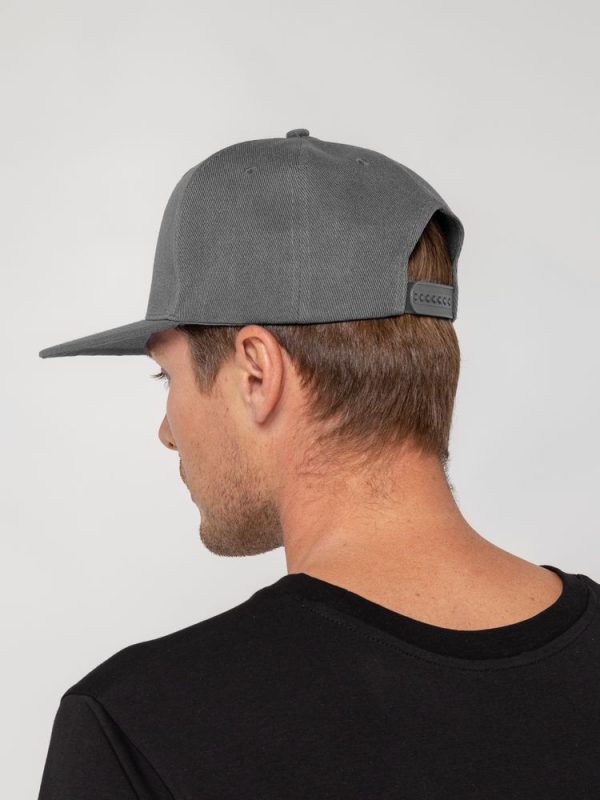Бейсболка Snapback с прямым козырьком — изображение 5