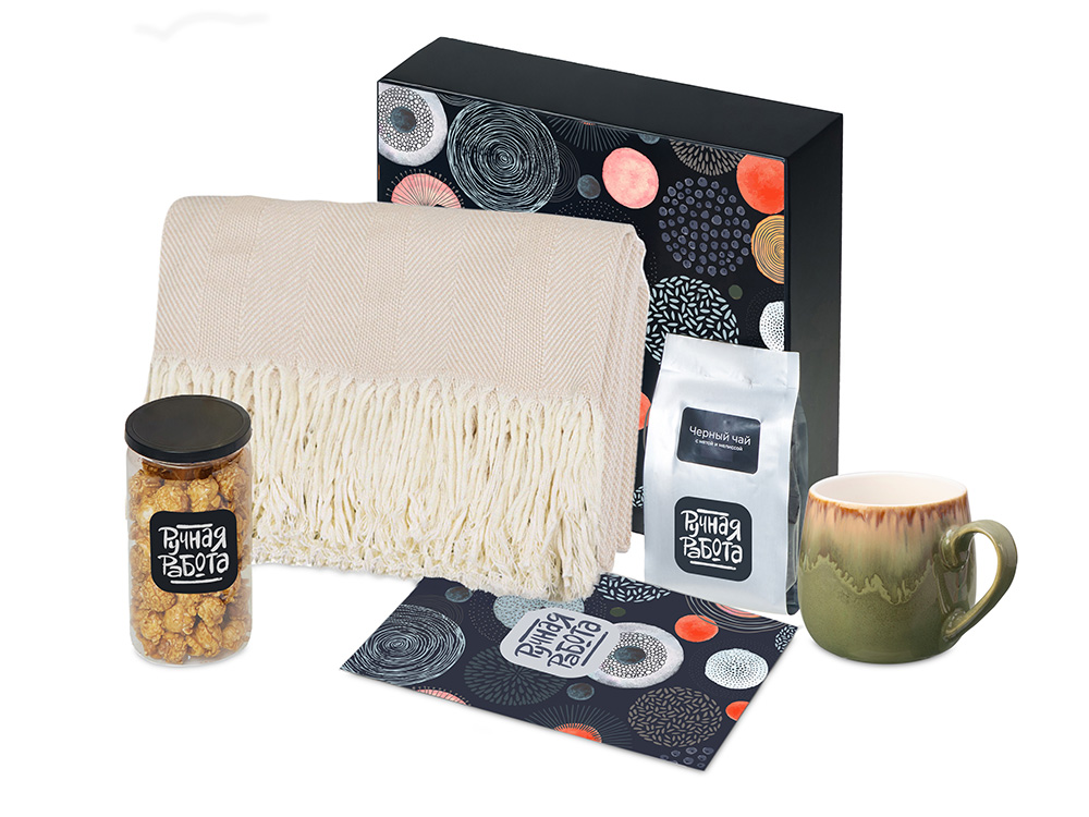 Подарочный набор «Re:y. Haven» с пледом, кружкой и чаем Подарочный набор «Re:y. Haven» с пледом, кружкой и чаем