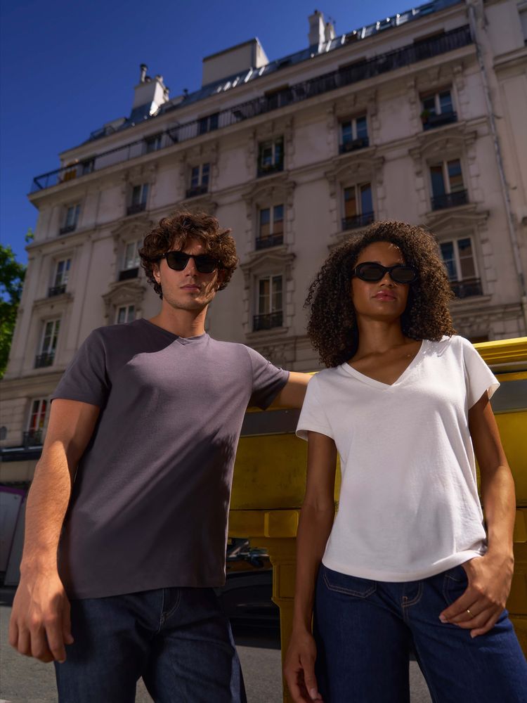 Футболка унисекс Regent с V-образным вырезом Футболка женская Regent Women с V-образным вырезом — изображение 12