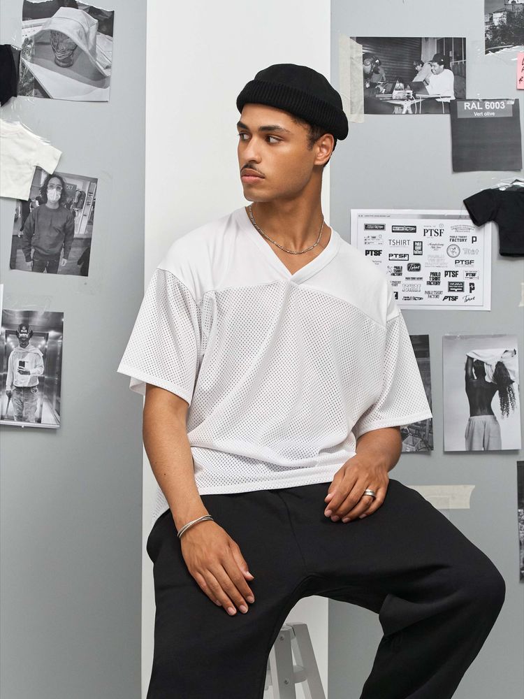 Футболка унисекс Nino с V-образным вырезом Футболка унисекс Nino с V-образным вырезом — изображение 5