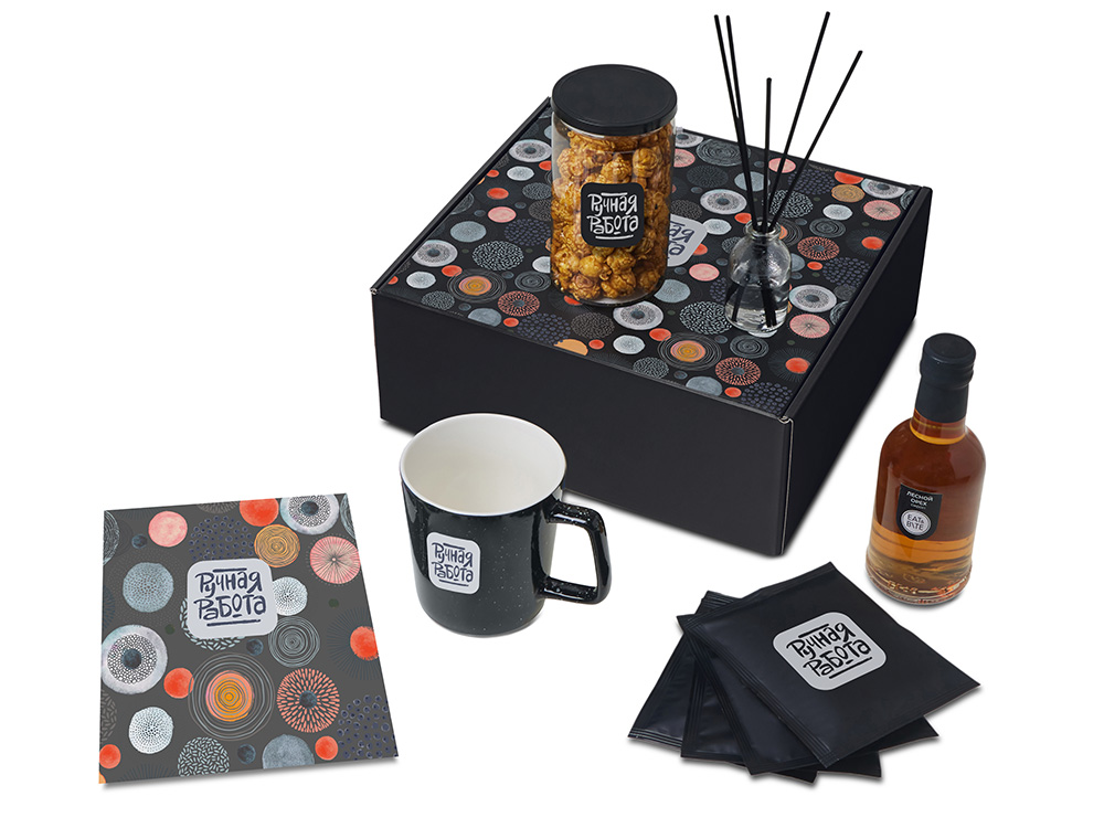 Подарочный набор «Re:y. Treat» с кружкой, сиропом и попкорном Подарочный набор «Re:y. Treat» с кружкой, сиропом и попкорном